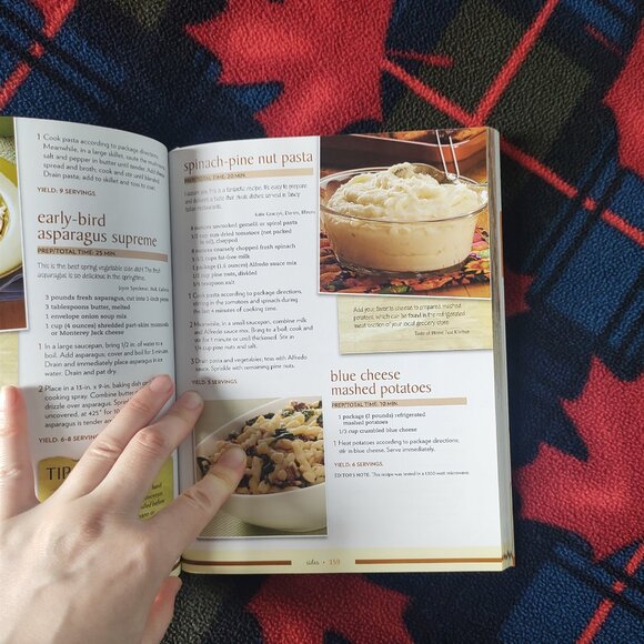 📚 3/$15 or 5/$20 📚 Cookbook - Taste of Home Almost Homemade - Picture 4 of 4